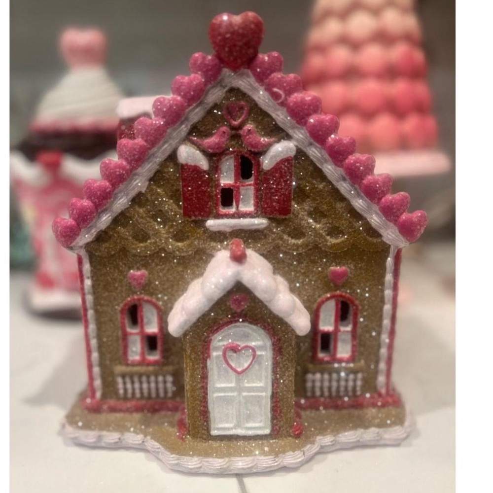 Viral Cupcakes & Cashmere Pink Christmas Valentine’s Day Gingerbread House LED - Picture 4 of 5